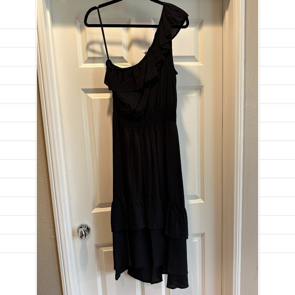 Fourteenth Place Black Tiered One-Shoulder Dress Size L